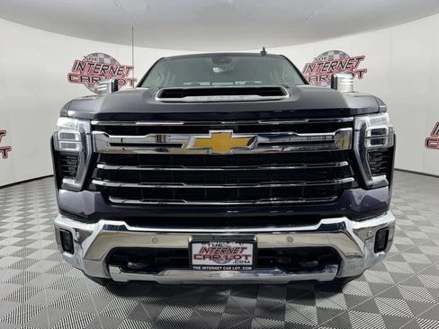 Used 2024 Chevrolet Silverado 2500 LTZ w/ LTZ Premium Package AWD/4WD image 2