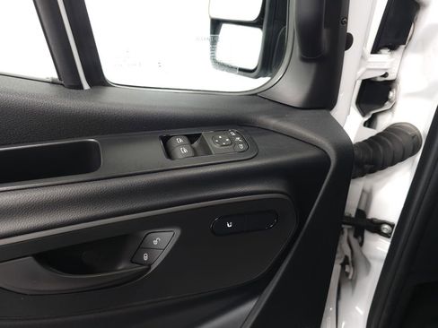 Used 2025 Mercedes-Benz Sprinter 2500 image 6