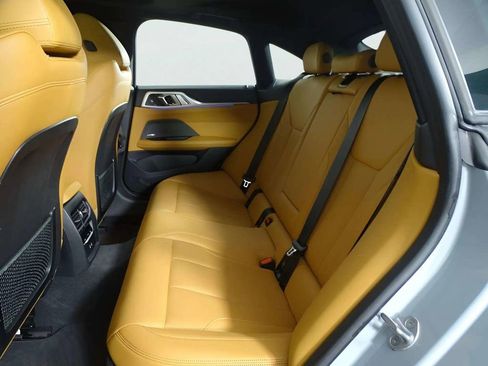 Used 2023 BMW i4 eDrive40 w/ M Sport Package image 31