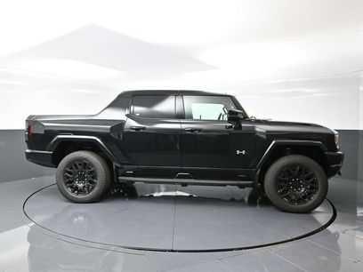 New 2025 GMC Hummer EV 2X w/ LPO, Sport Package