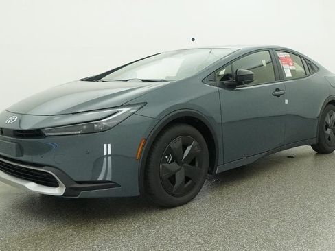 New 2026 Toyota Prius Plug-In Hybrid FWD image 6