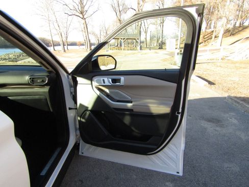 Used 2024 Ford Explorer Limited w/ Limited Technology Package image 26