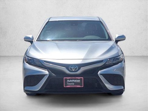Used 2024 Toyota Camry SE FWD image 2