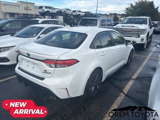 Used 2024 Toyota Corolla SE w/ SE Package FWD image 8