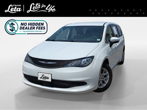 Used 2023 Chrysler Voyager LX FWD image 1