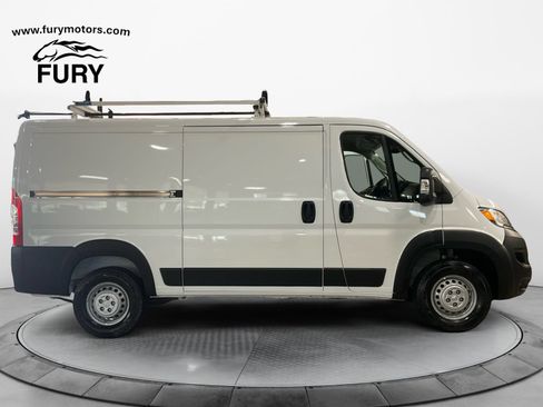 Used 2025 RAM ProMaster 2500 w/ Safety Group FWD image 3