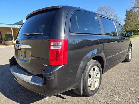 Used 2008 Dodge Grand Caravan SXT image 10