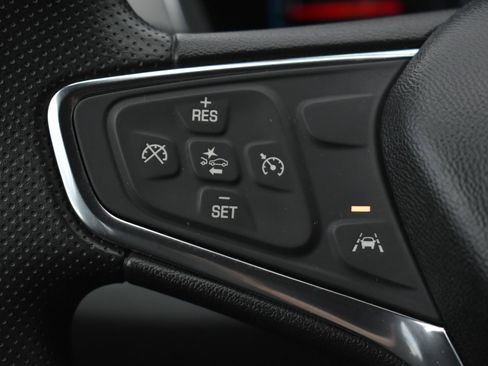 Used 2020 Chevrolet Equinox LS image 17