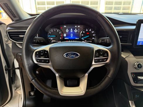 Used 2023 Ford Explorer XLT w/ Equipment Group 202A AWD/4WD image 14
