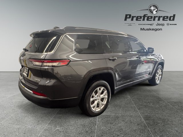 Used 2023 Jeep Grand Cherokee L Limited w/ Luxury Tech Group II AWD/4WD image 17