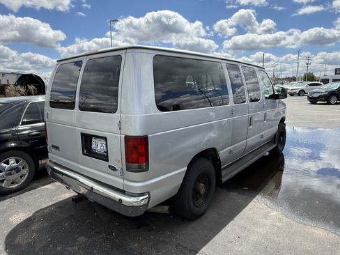 Used 2008 Ford E-150 and Econoline 150 Wagon RWD image 3