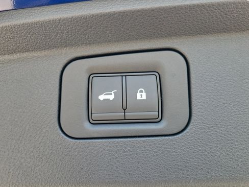 New 2025 Nissan Armada SL image 12