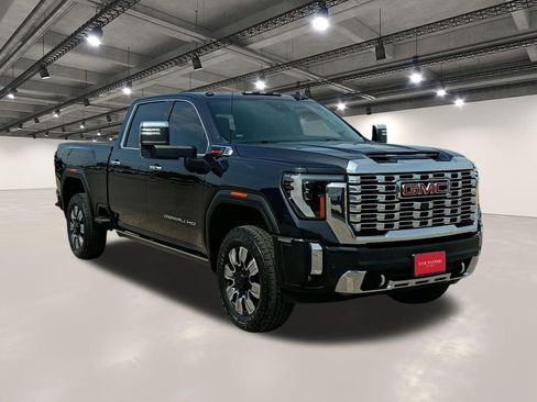 Used 2024 GMC Sierra 2500 Denali w/ Denali Reserve Package image 2