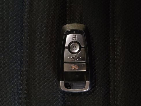 Used 2019 Ford Fusion SE FWD image 32
