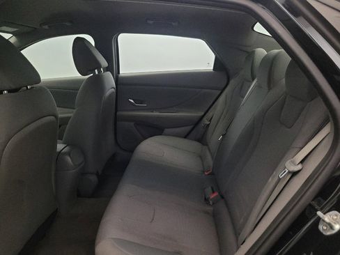 Used 2022 Hyundai Elantra SE w/ Winter Weather Package FWD image 18