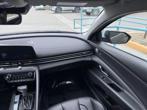 Used 2025 Hyundai Elantra Limited image 38