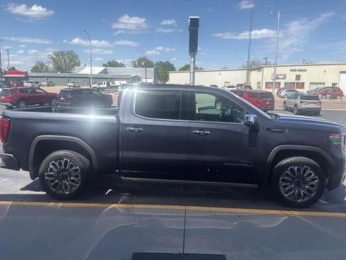 Used 2023 GMC Sierra 1500 Denali Ultimate AWD/4WD image 8