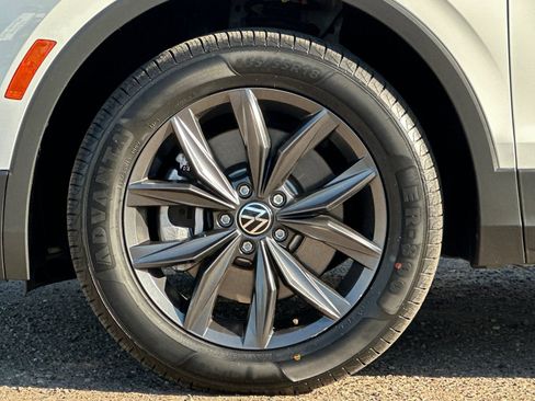 Used 2022 Volkswagen Tiguan SE image 26