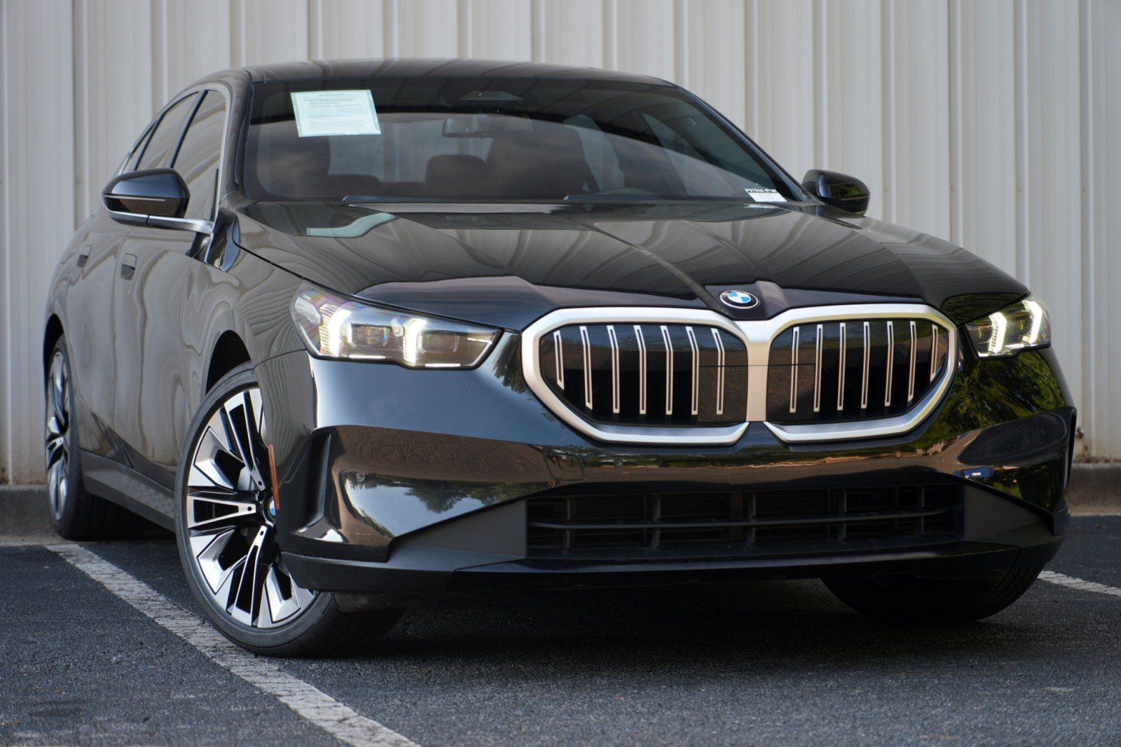 Used 2024 BMW 530i w/ Convenience Package RWD image 4