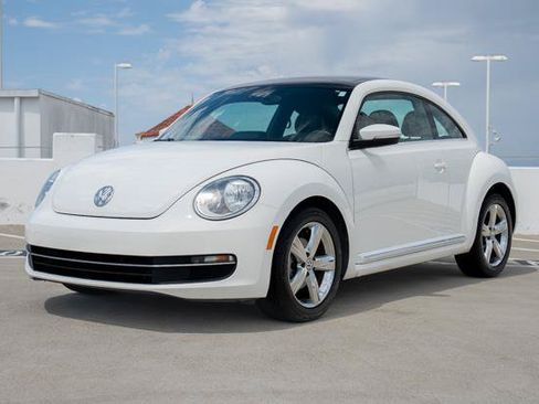Used 2013 Volkswagen Beetle TDI FWD image 4