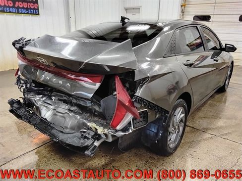 Used 2024 Hyundai Elantra SEL image 6