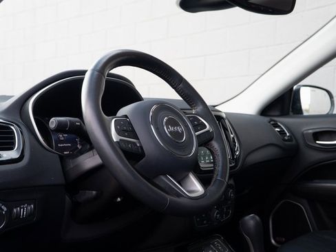 Used 2018 Jeep Compass Limited w/ Navigation Group image 4