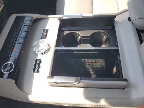 New 2026 Lincoln Navigator L Reserve AWD/4WD image 26