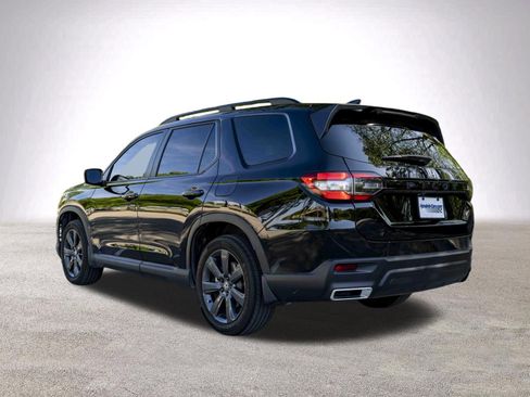 Used 2025 Honda Pilot Sport image 7
