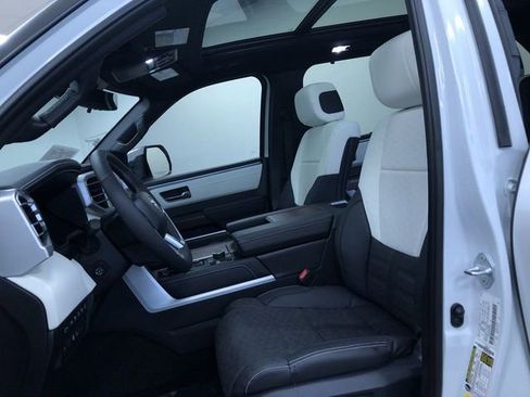 Used 2025 Toyota Sequoia Capstone image 12