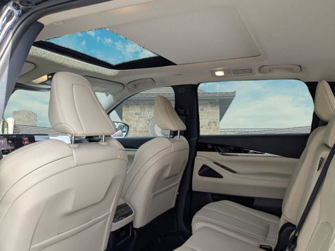 Used 2025 INFINITI QX60 Pure w/ Cargo Package FWD image 18