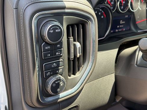 Used 2021 Chevrolet Silverado 1500 LT AWD/4WD image 24