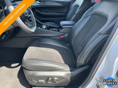 Used 2023 Jeep Grand Cherokee L Laredo AWD/4WD image 28
