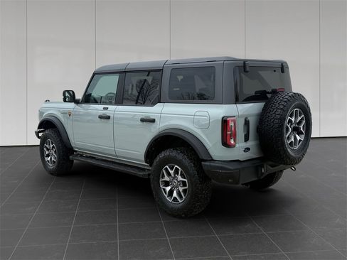 Used 2021 Ford Bronco Badlands image 3