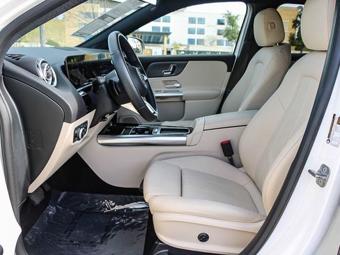 Certified 2025 Mercedes-Benz GLA 250 image 16