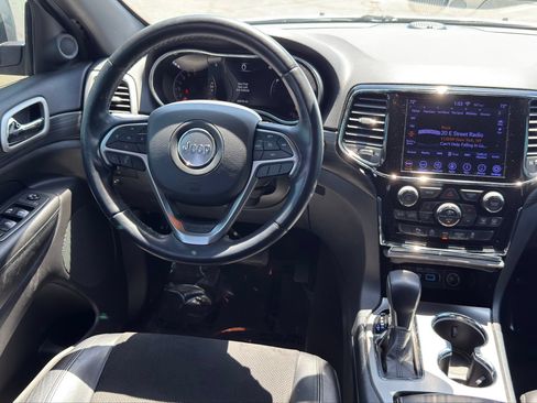 Used 2020 Jeep Grand Cherokee Laredo w/ Laredo X Package RWD image 26
