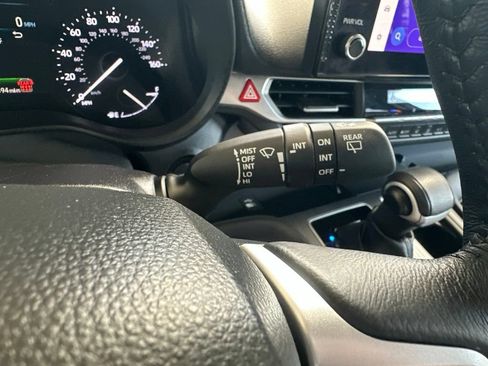 Certified 2025 Toyota Sienna XLE FWD image 30