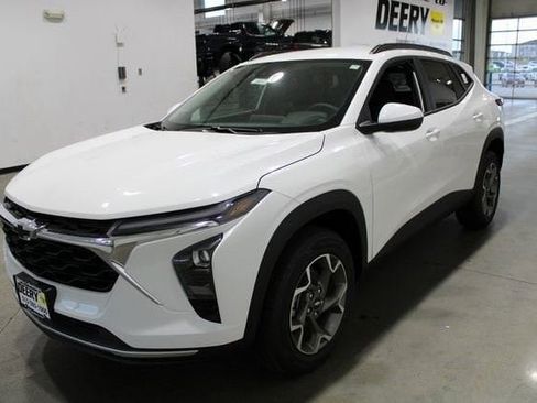 New 2026 Chevrolet Trax LT w/ Driver Confidence Package FWD image 31