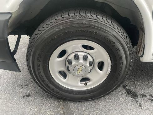 Used 2021 Chevrolet Express 2500 Extended w/ Driver Convenience Package image 21