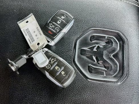 Used 2023 RAM 1500 Laramie AWD/4WD image 35