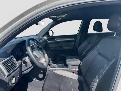 Used 2023 Volkswagen Atlas Cross Sport SE FWD image 10