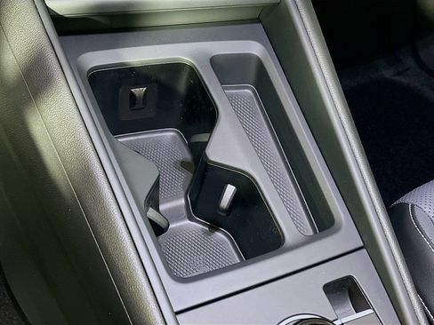 New 2025 Volkswagen Tiguan SE image 15