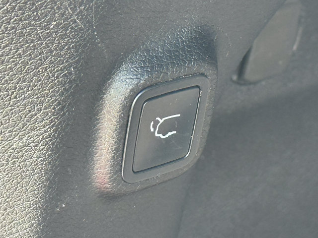 Used 2019 Jeep Cherokee High Altitude AWD/4WD image 13
