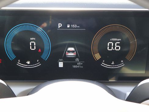 Used 2025 Hyundai Tucson SEL FWD image 14