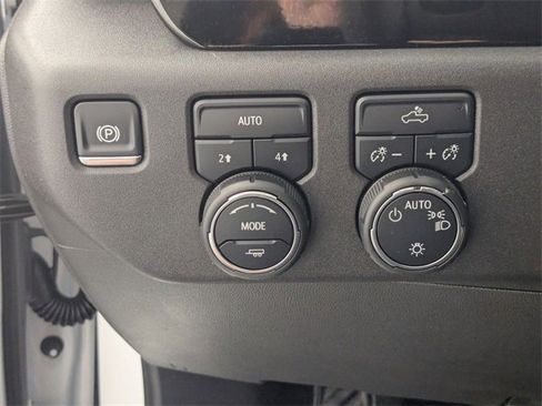 Certified 2025 Chevrolet Silverado 1500 LT w/ Leather Package image 15