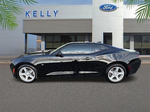 Used 2016 Chevrolet Camaro LT RWD image 2