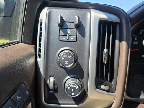 Used 2018 GMC Sierra 1500 SLT AWD/4WD image 11