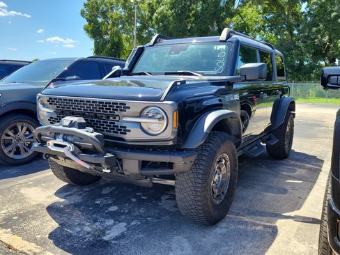 Used 2024 Ford Bronco Everglades AWD/4WD image 3