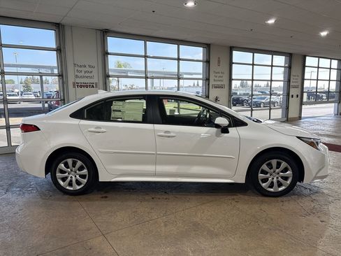 New 2026 Toyota Corolla LE image 3