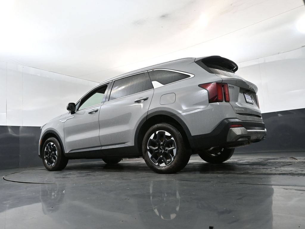 Certified 2024 Kia Sorento S w/ Panoramic Sunroof Package AWD/4WD image 21