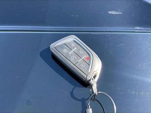 Used 2024 Cadillac Escalade Premium Luxury image 10